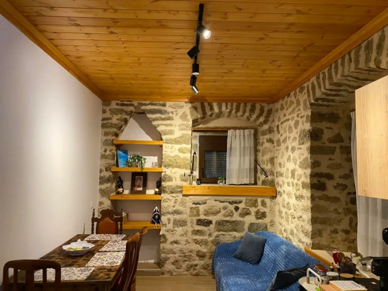 Το πέτρινο σαλόνι του Tsagariko Rooms, φωτογραφία 2