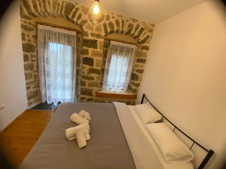 Το μεγάλο υπνοδωμάτιο του Tsagariko Rooms, φωτογραφία 5