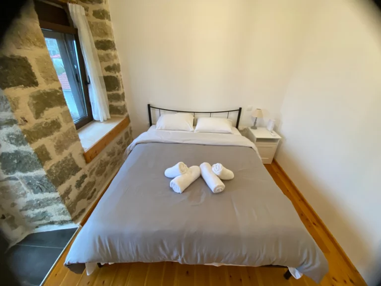 Το μεγάλο υπνοδωμάτιο του Tsagariko Rooms, φωτογραφία 3